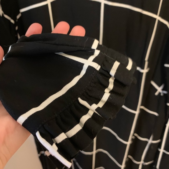 Black and white dress - Picture 3 of 3